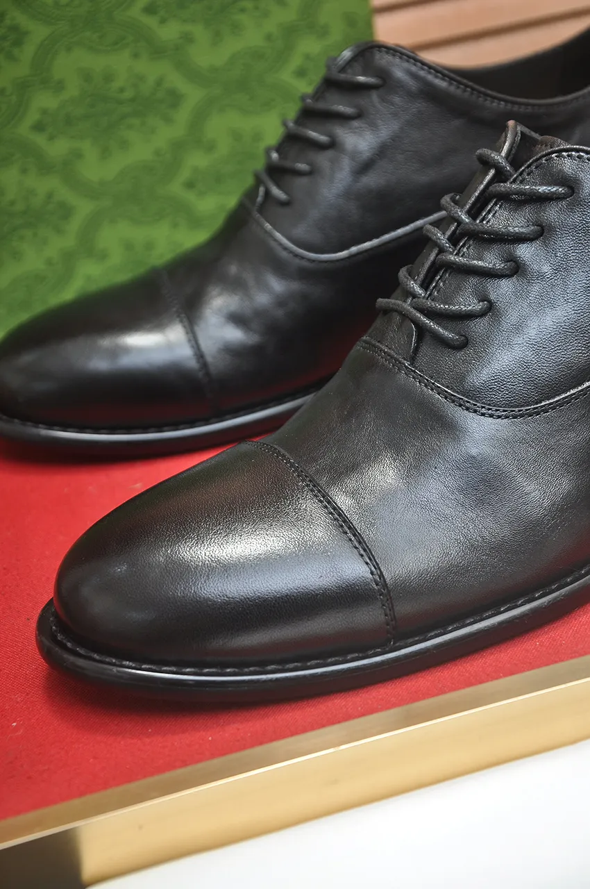 Men's shoes 💰580💶 Brand: GUCCI (Gucci) Standard code: Men's code 38/44 (45 can be customized) Grade: Same as the official website Original quality Material: Original cowhide Water-dyed cowhide lining Original rubber outsole Style category: Men's fashionable casual leather shoes Distinguished big-name luxury elements Top luxury Color: Actual picture